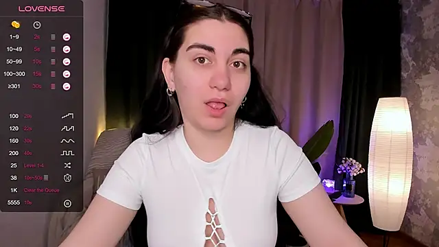 Snapshot of hannacheekss_ chatting on 19, 2, 2025 hannacheekss  online show from 19, 2, 2025