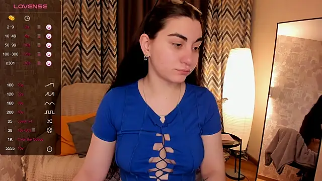 Snapshot of hannacheekss_ chatting on 22, 2, 2025 hannacheekss  online show from 22, 2, 2025