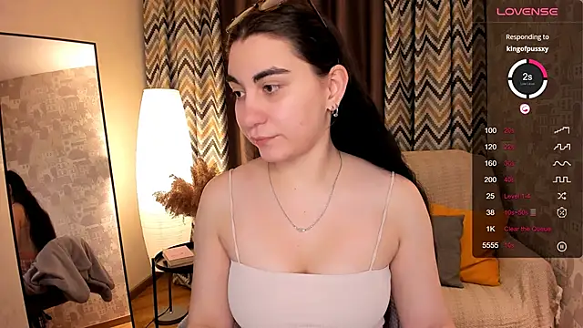 Snapshot of hannacheekss_ chatting on 24, 2, 2025 hannacheekss  online show from 24, 2, 2025