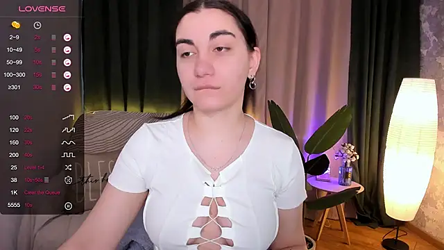 Snapshot of hannacheekss_ chatting on 5, 3, 2025 hannacheekss  online show from 5, 3, 2025