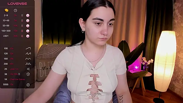 Snapshot of hannacheekss_ chatting on 10, 3, 2025 hannacheekss  online show from 10, 3, 2025