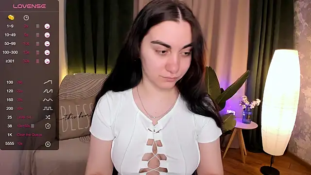 Snapshot of hannacheekss_ chatting on 12, 3, 2025 hannacheekss  online show from 12, 3, 2025