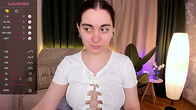 Snapshot of hannacheekss_ chatting on 12, 3, 2025 hannacheekss  online show from 12, 3, 2025