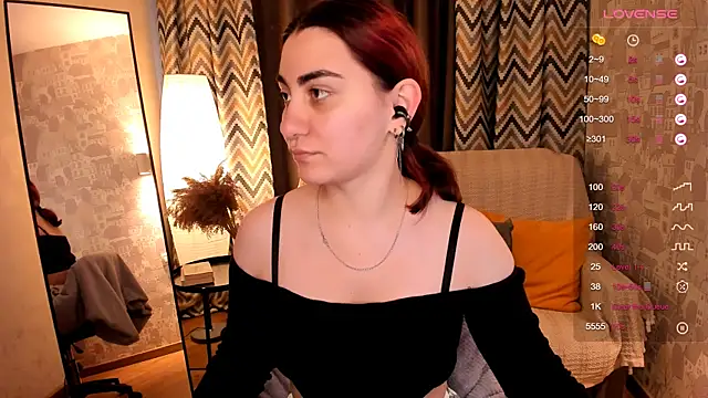 Snapshot of hannacheekss_ chatting on 11, 9, 2025 hannacheekss  online show from 11, 9, 2025