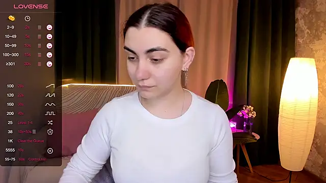 Snapshot of hannacheekss_ chatting on 24, 9, 2025 hannacheekss  online show from 24, 9, 2025