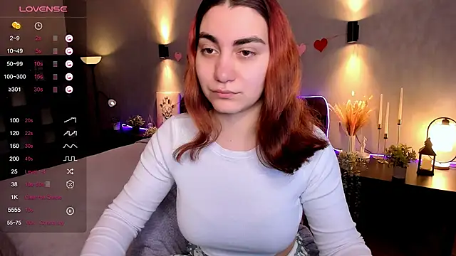 Snapshot of hannacheekss_ chatting on 7, 10, 2025 hannacheekss  online show from 7, 10, 2025