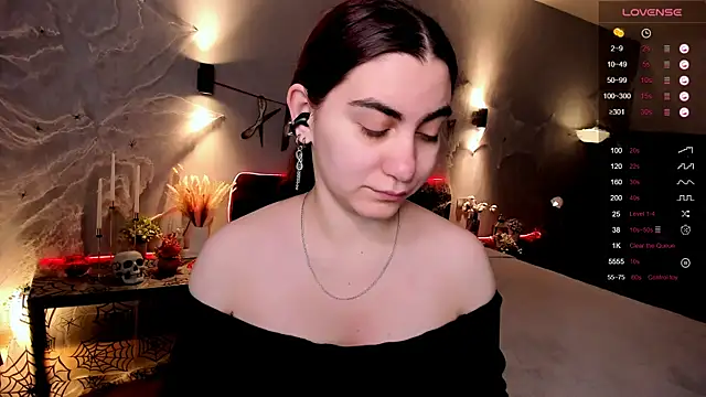 Snapshot of hannacheekss_ chatting on 21, 10, 2025 hannacheekss  online show from 21, 10, 2025