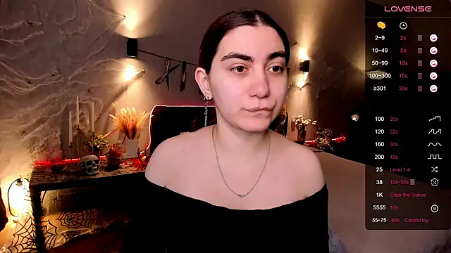 Snapshot of hannacheekss_ chatting on 27, 10, 2025 hannacheekss  online show from 27, 10, 2025