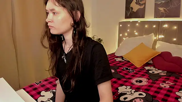 Emily Strikeee online show from 7, 5, 2026