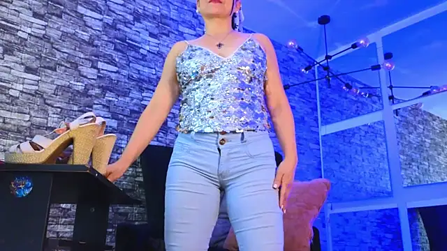monicarousey online show from 27, 2, 2025