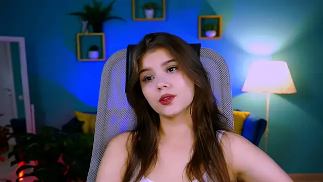 EvaThopson online show from 17, 10, 2025