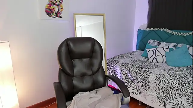 Snapshot of Escarlett_Wii chatting on 9, 10, 2025 Escarlett Wii online show from 9, 10, 2025