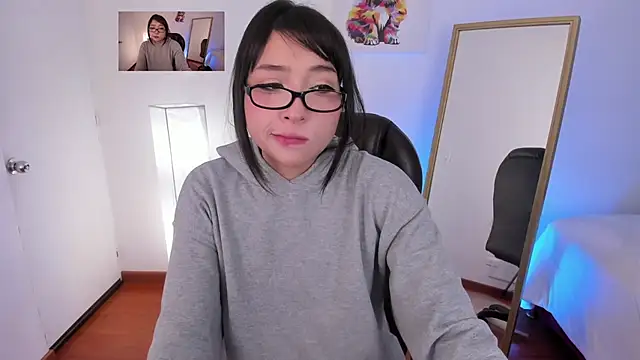 Snapshot of Escarlett_Wii chatting on 16, 11, 2025 Escarlett Wii online show from 16, 11, 2025