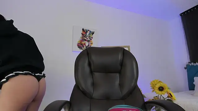 Snapshot of Escarlett_Wii chatting on 14, 12, 2025 Escarlett Wii online show from 14, 12, 2025