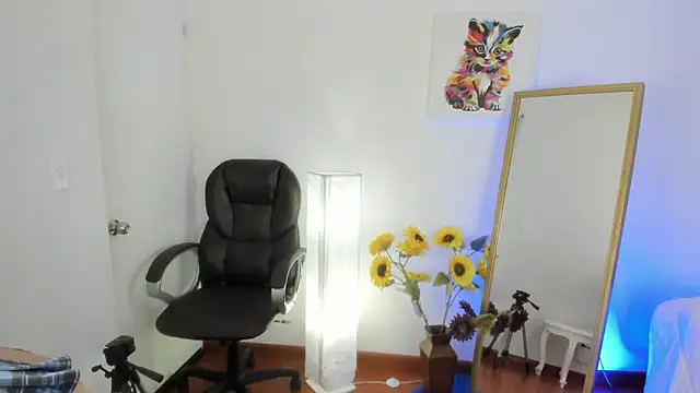 Snapshot of Escarlett_Wii chatting on 20, 12, 2025 Escarlett Wii online show from 20, 12, 2025