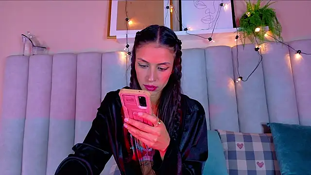 Snapshot of ChanelAdamss_ chatting on 22, 10, 2025 ChanelAdamss  online show from 22, 10, 2025