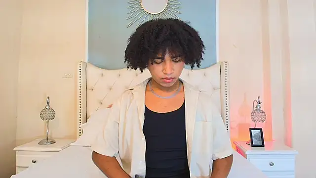 Ambar Collingg online show from 8, 9, 2025