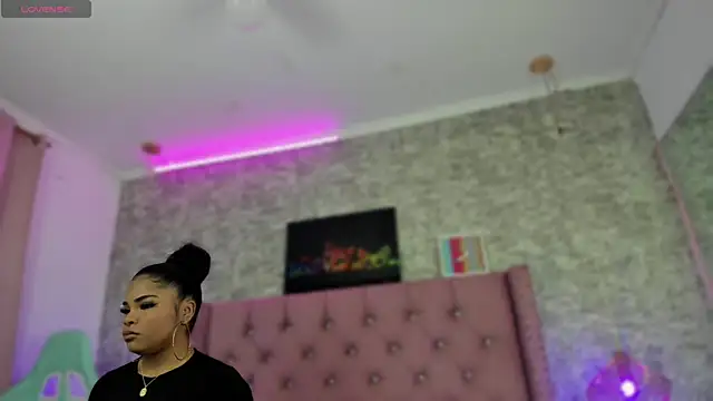 NahiaraReina online show from 12, 12, 2024