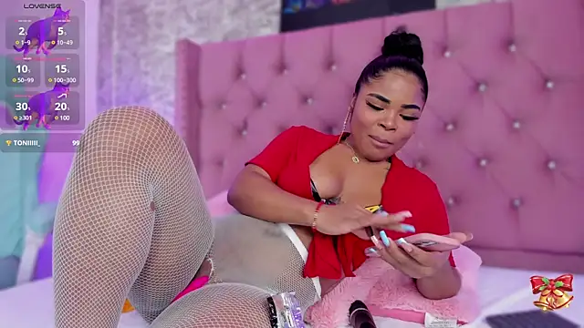 NahiaraReina online show from 12, 12, 2024