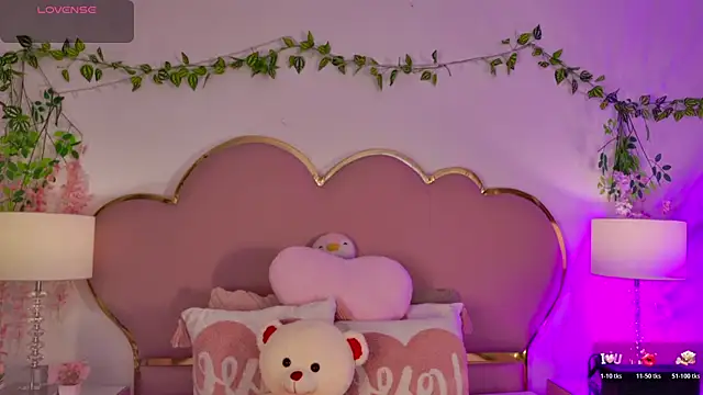NahiaraReina online show from 10, 6, 2026
