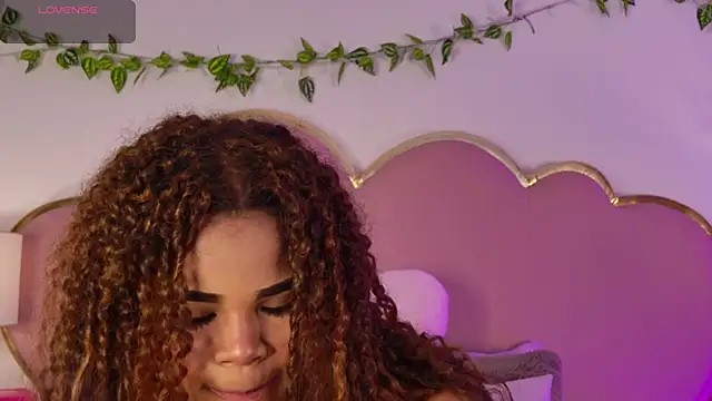 NahiaraReina online show from 22, 6, 2026