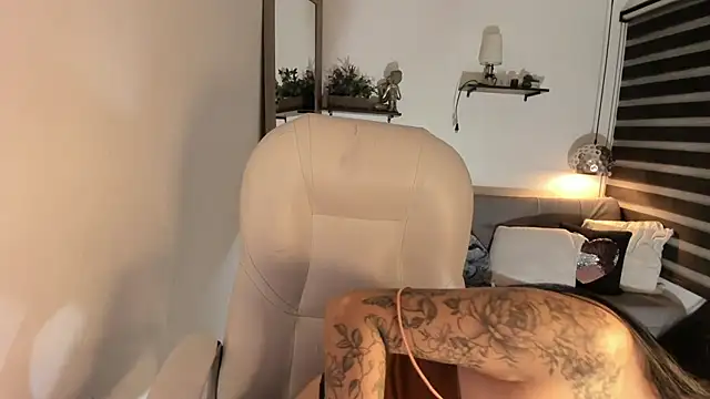 yenny garcia online show from 16, 2, 2026