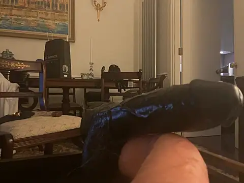 Snapshot of francaFerrariRoma chatting on 22, 2, 2025 francaFerrariRoma online show from 22, 2, 2025