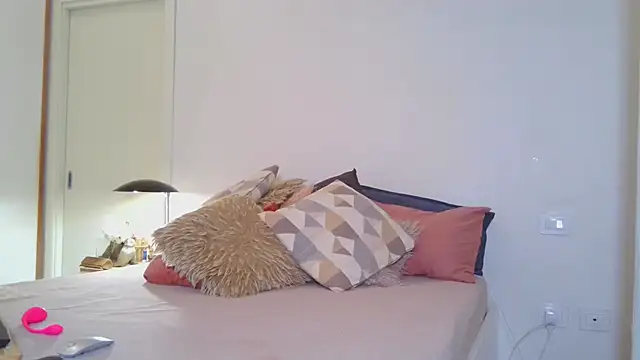 Snapshot of JuliaMartini chatting on 15, 1, 2026 JuliaMartini online show from 15, 1, 2026