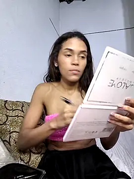 Snapshot of Cositarica_69 chatting on 24, 9, 2025 Cositarica 69 online show from 24, 9, 2025