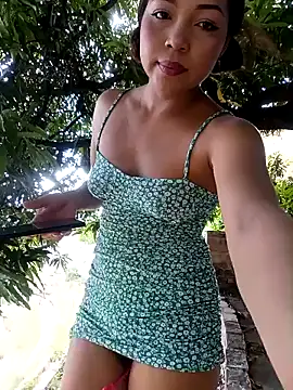 Snapshot of sweet_outdoor_charm chatting on 18, 12, 2024 sweet outdoor charm online show from 18, 12, 2024