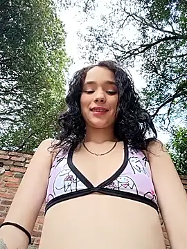 Snapshot of sweet_outdoor_charm chatting on 15, 3, 2026 sweet outdoor charm online show from 15, 3, 2026