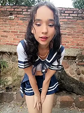 Snapshot of sweet_outdoor_charm chatting on 22, 3, 2026 sweet outdoor charm online show from 22, 3, 2026