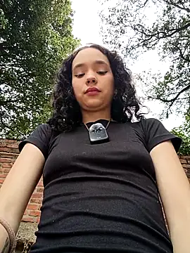 Snapshot of sweet_outdoor_charm chatting on 1, 4, 2026 sweet outdoor charm online show from 1, 4, 2026