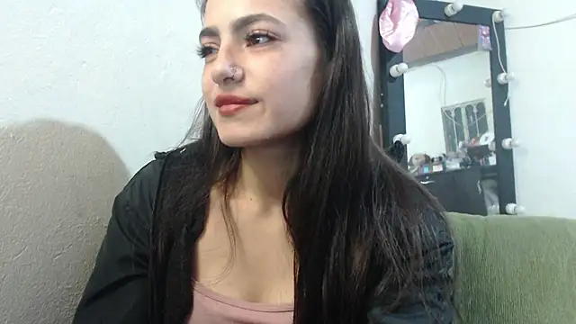 skinny sweet2411 online show from 18, 6, 2026