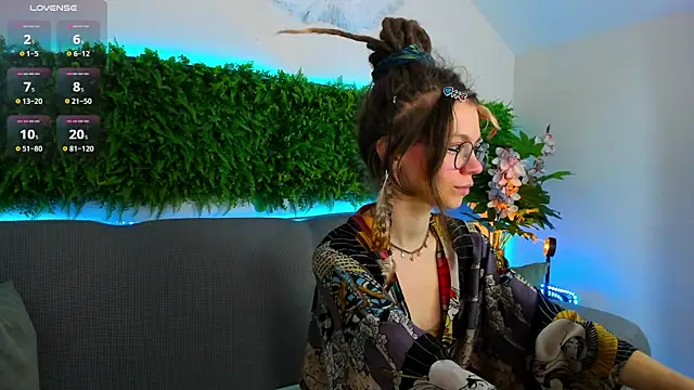 Rin Skylar online show from 27, 10, 2025