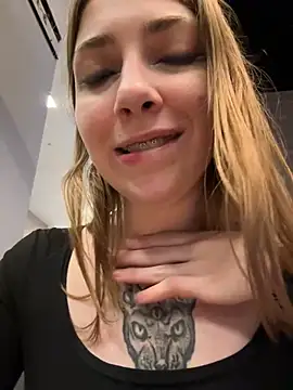 Snapshot of Sunny___Bunny chatting on 15, 12, 2024 Sunny Bunny online show from 15, 12, 2024
