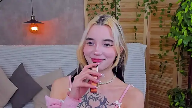 as1an girlfriend online show from 22, 1, 2025