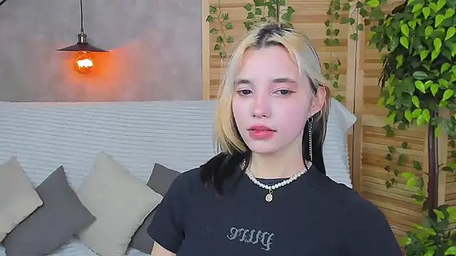 as1an girlfriend online show from 2, 2, 2025