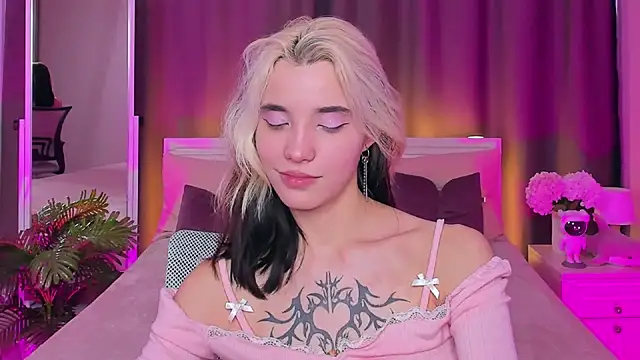 as1an girlfriend online show from 13, 3, 2025