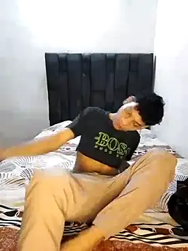 Snapshot of Harry_twink chatting on 2, 2, 2025 Harry twink online show from 2, 2, 2025