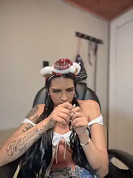 Snapshot of Hilary_pinkk chatting on 23, 12, 2025 Hilary pinkk online show from 23, 12, 2025