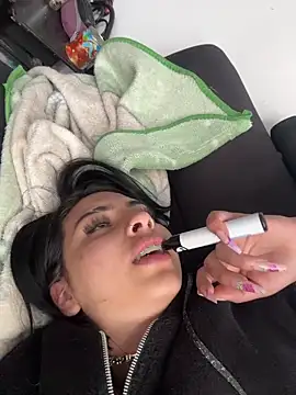 Snapshot of Hilary_pinkk chatting on 1, 2, 2026 Hilary pinkk online show from 1, 2, 2026