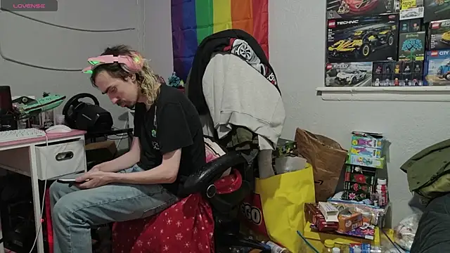 tallnerdyguy online show from 10, 5, 2026