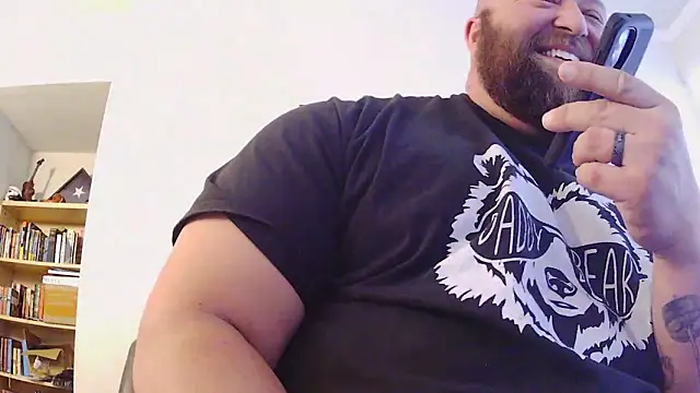 Snapshot of Strong_Bear89 chatting on 7, 11, 2025 Strong Bear89 online show from 7, 11, 2025