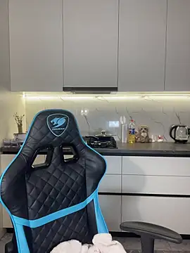 Snapshot of CurlyLara chatting on 6, 3, 2026 CurlyLara online show from 6, 3, 2026