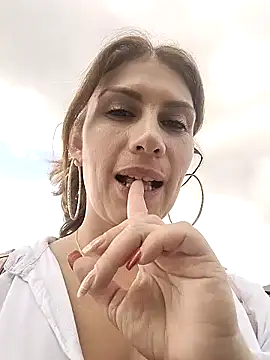 Alysson-- online show from 16, 1, 2025
