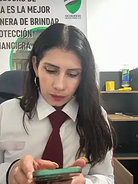 Snapshot of Alysson-- chatting on 5, 3, 2026 Alysson-- online show from 5, 3, 2026