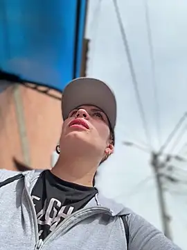 Snapshot of Alysson-- chatting on 8, 4, 2026 Alysson-- online show from 8, 4, 2026