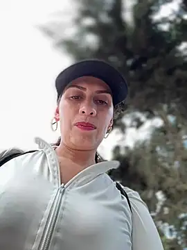 Snapshot of Alysson-- chatting on 11, 4, 2026 Alysson-- online show from 11, 4, 2026