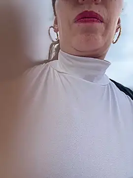 Snapshot of Alysson-- chatting on 13, 4, 2026 Alysson-- online show from 13, 4, 2026